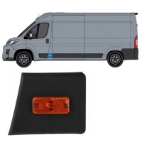 Sidebeklædning af forreste stolpe med lampe til Toyota Proace Max 2024- / Venstre 15895
